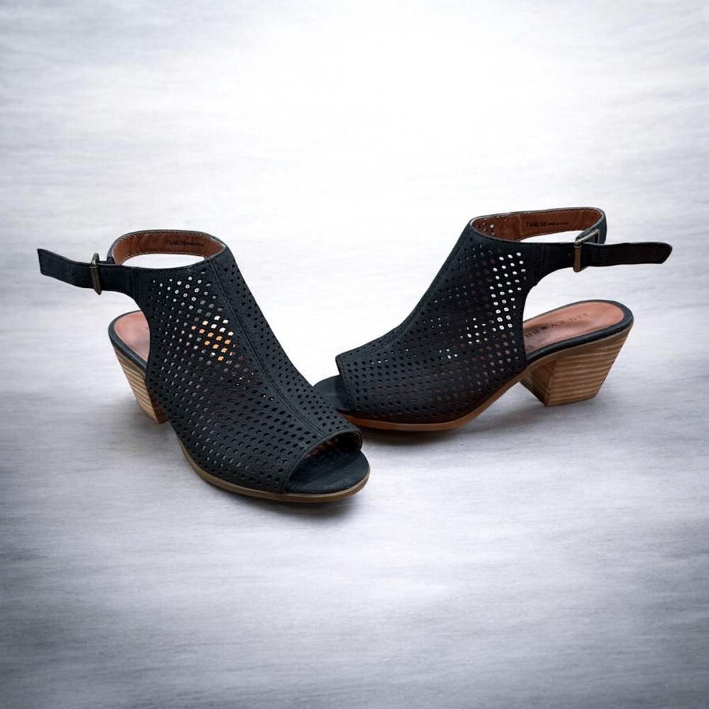 NWOT Lucky Brand - Bertel Block Heel Sandal - 7.5